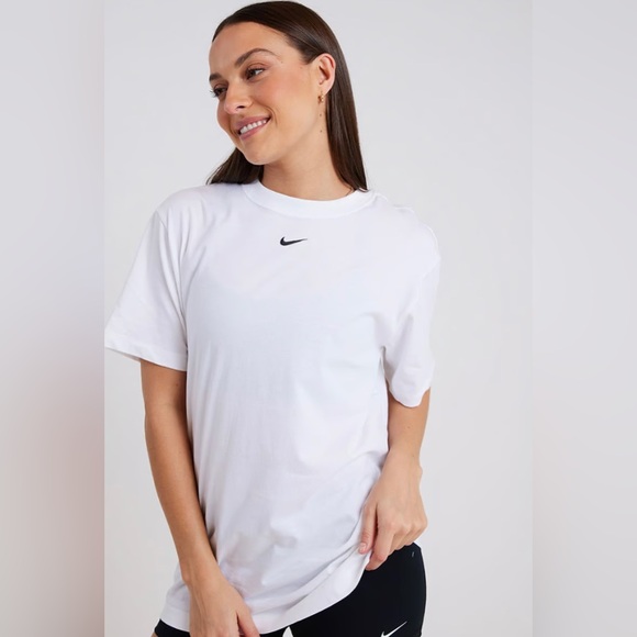 SOLD White Nike Dri-Fit Tee - Picture 2 of 9